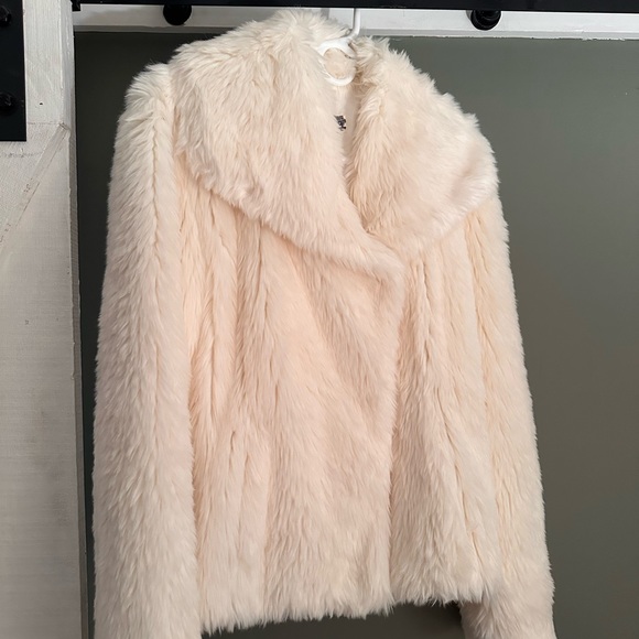 2 for $22 || Fossil Faux Fur Jacket 🤍 Medium 🤍 Pockets - Picture 4 of 13